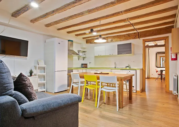 Las Ramblas, Comfort In Bcn For 8 Persons